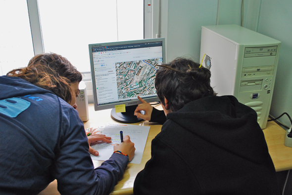 Sara i Gore geolocalitzant possibles testimonis